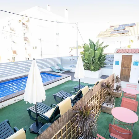 Paraiso Da Caparica Guest house 3*