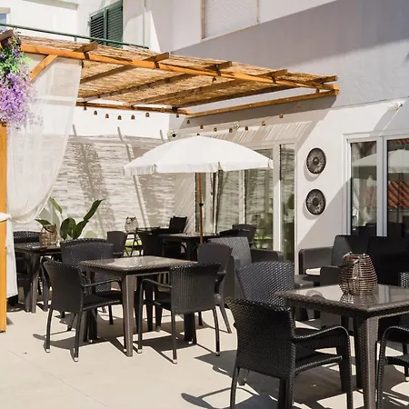 Hotell Paraiso Da Caparica 3*