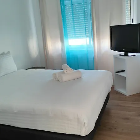 Отель Paraiso Da Caparica 3*